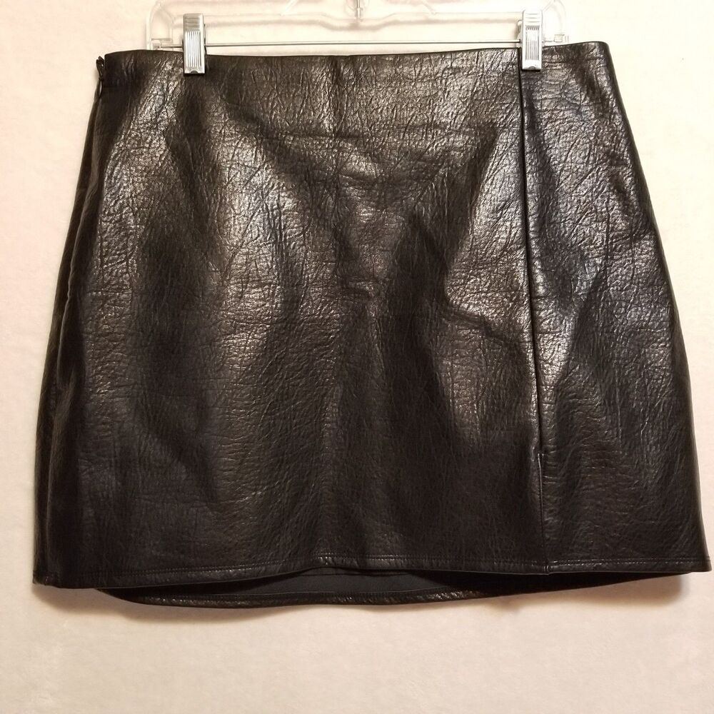 Old Navy L Skirt Black Faux Leather Heritage Mini Slit Lined Zipper Edgy Goth